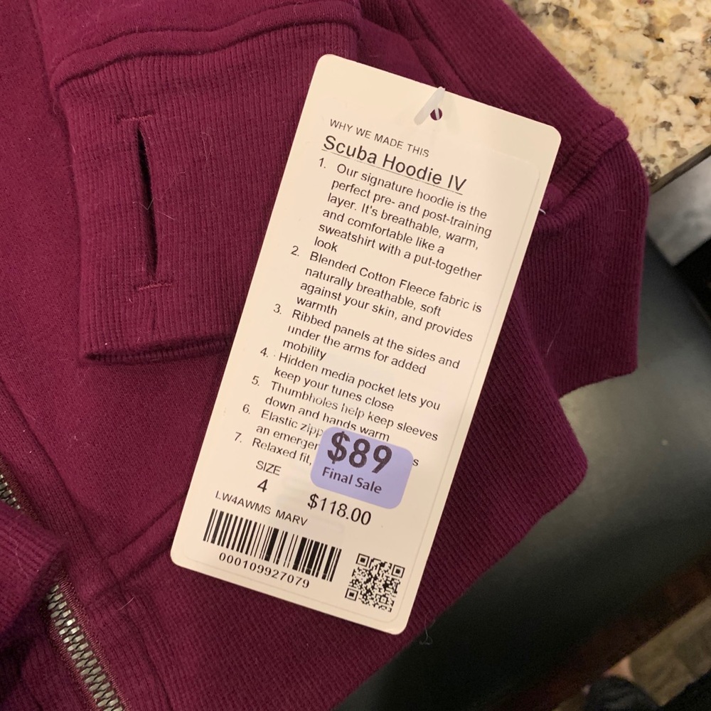 Never worn NWT. EXCELLENT condition.